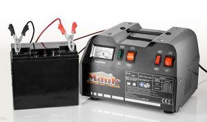 MAUK 12V - 24V 12A Batterieladegert (B-Ware)